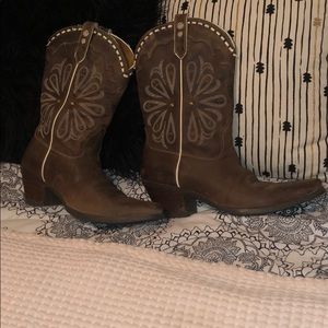 Ariat womens cowboy boots